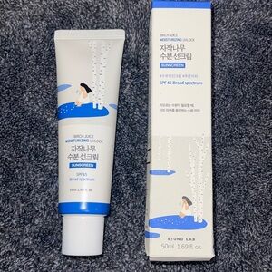 Round Lab Birch Juice Moisturizing UV Lock Sunscreen SPF 45